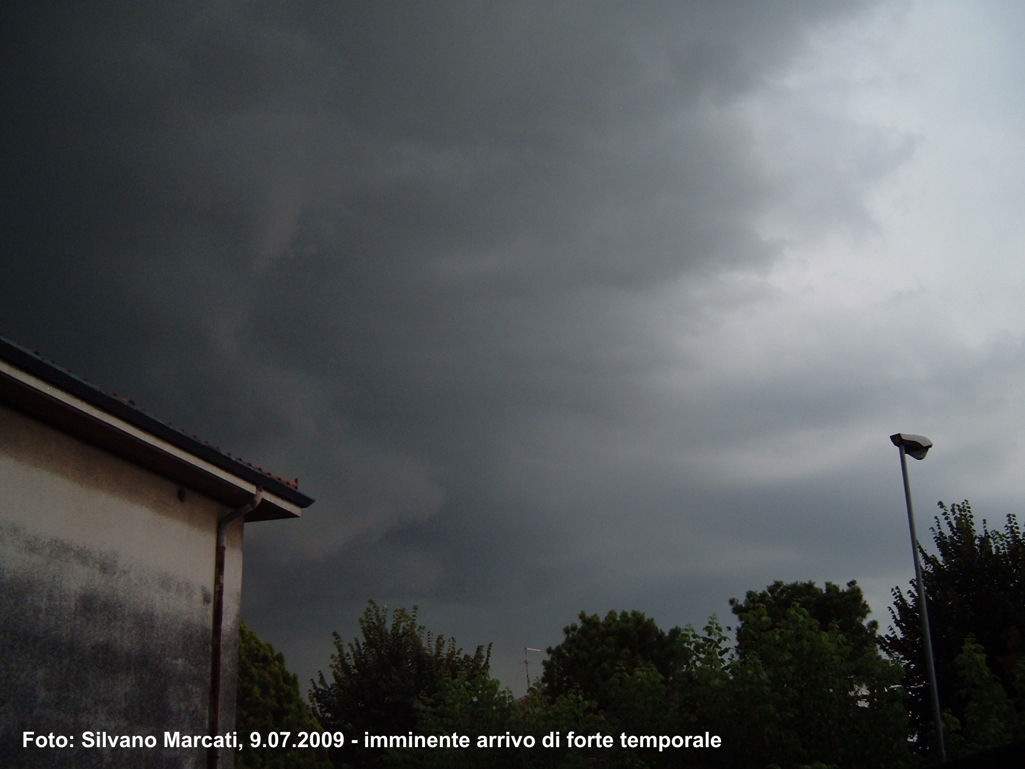 9.07.2009 ore 18.40 - imminente arrivo su Cologna di un temporale di forte intensità